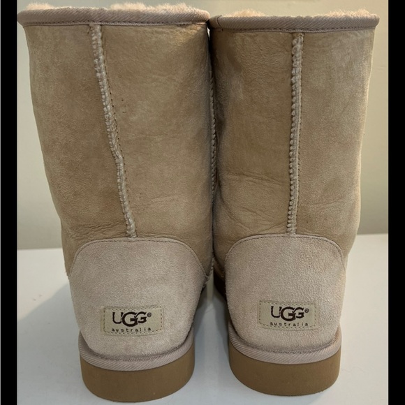 UGG Short Boots Classic 5800 Sheepskin Rubber Sole Women Size 12 - Picture 2 of 9